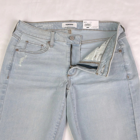 Sonoma New Women’s 4 Mid Rise Light Wash Bermuda Frayed Hem Stretchy Jean Shorts - Picture 4 of 5